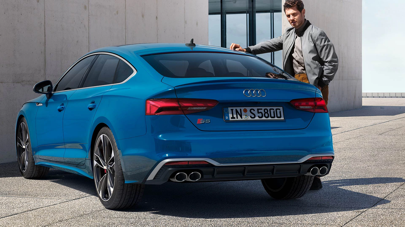 Audi s5 blå